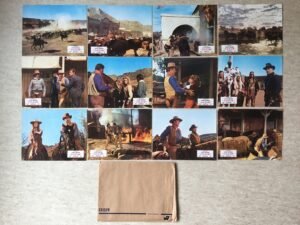 Jeu de photos d'exploitation du film Chisum avec John Wayne
