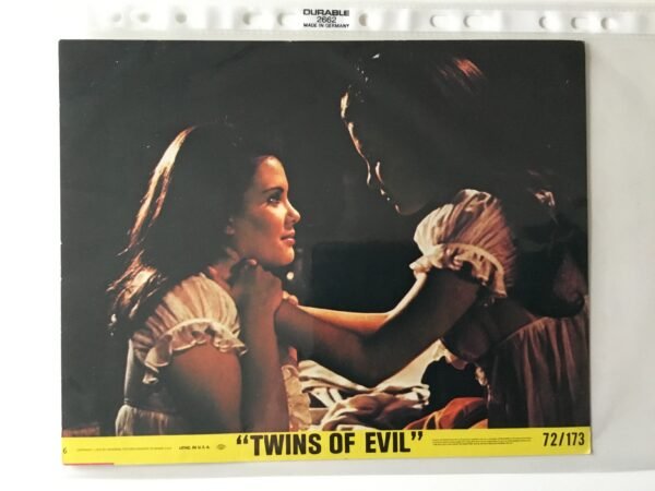 Twins of Evil (Les sévices de Dracula)
